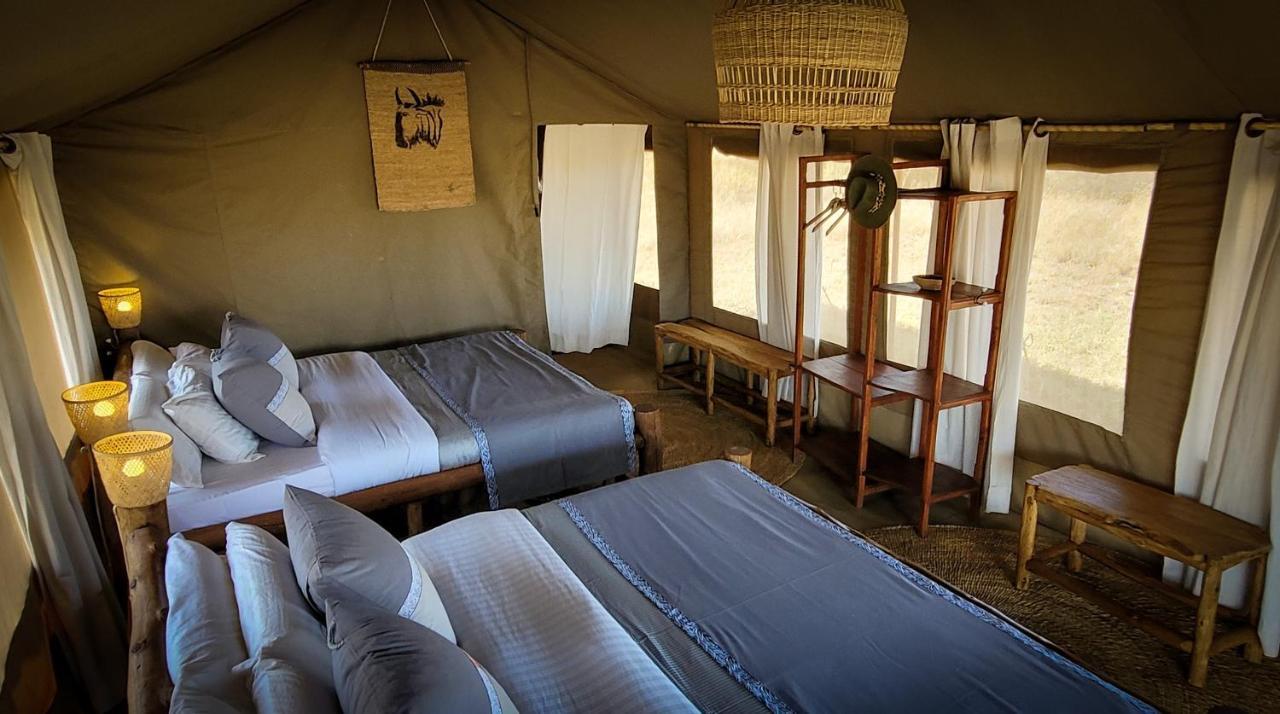 Hotel Zawadi Camp Serengeti-Savanne Exterior foto