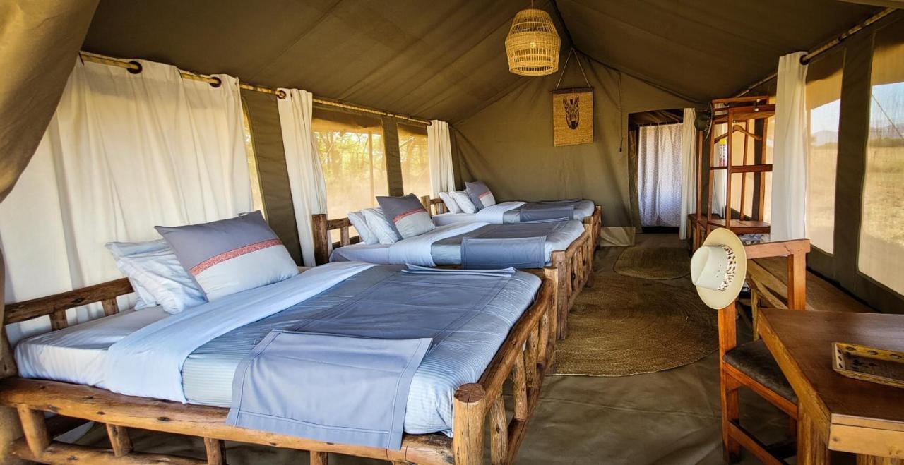 Hotel Zawadi Camp Serengeti-Savanne Exterior foto