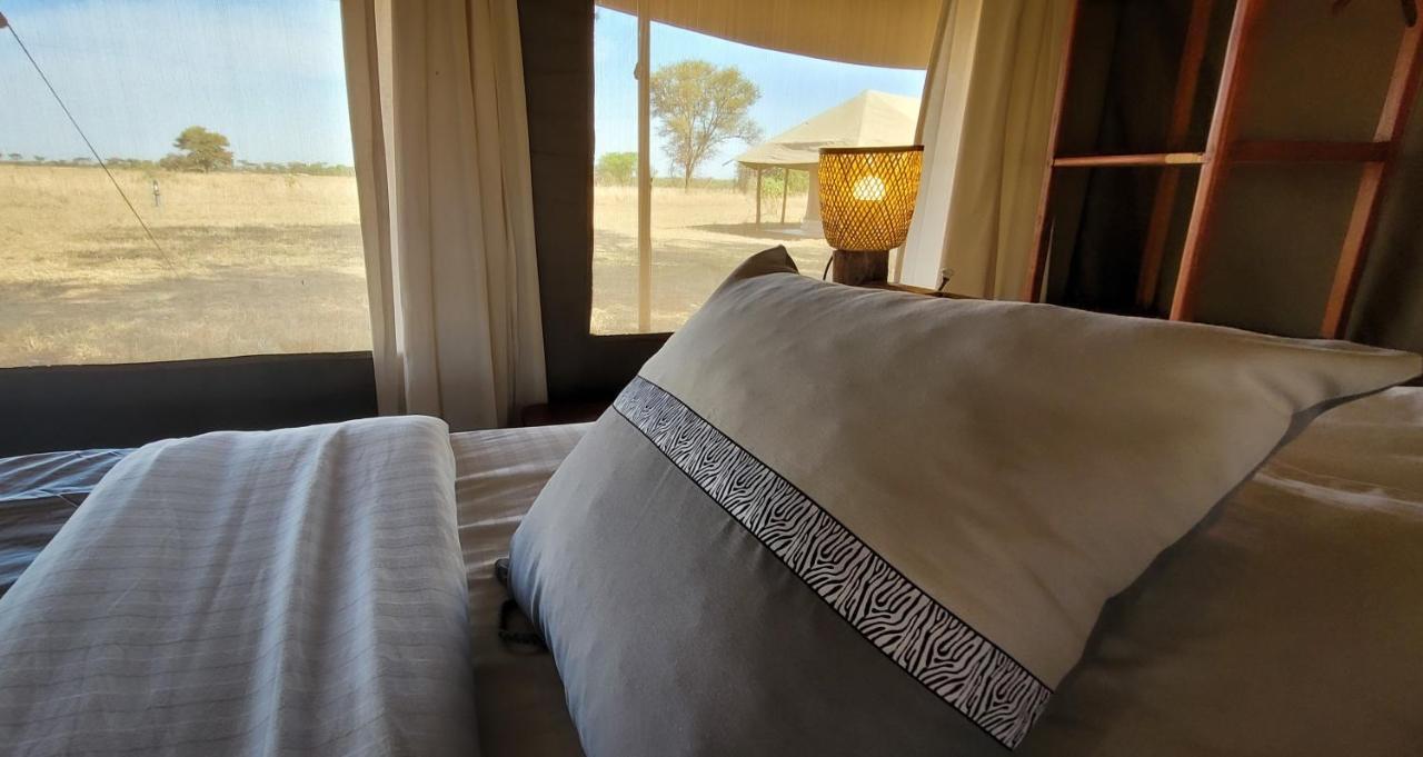 Hotel Zawadi Camp Serengeti-Savanne Exterior foto