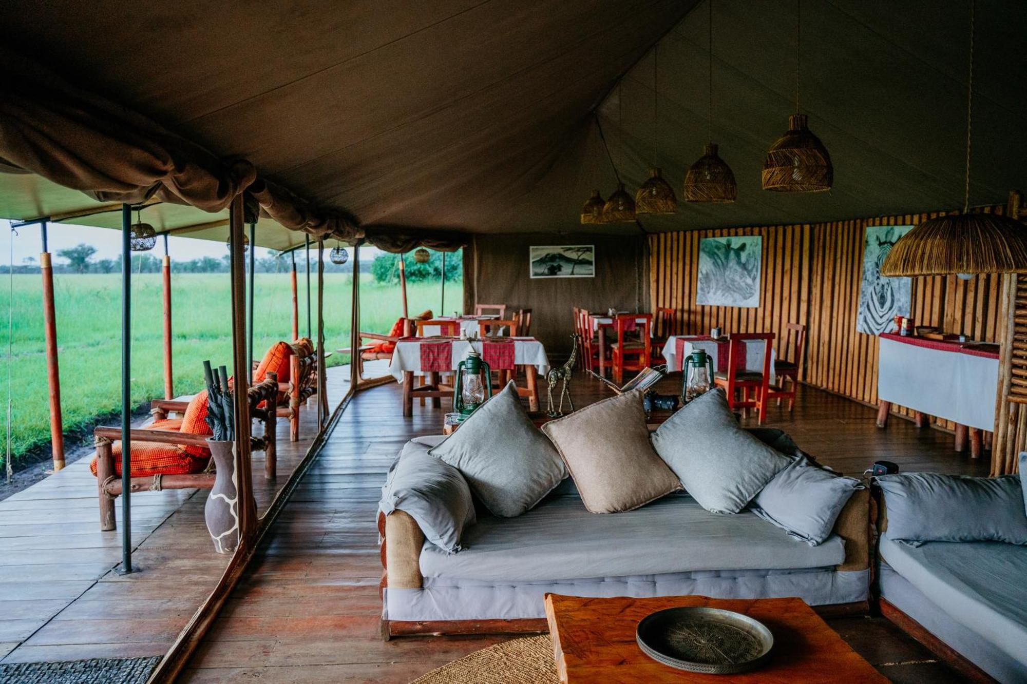 Hotel Zawadi Camp Serengeti-Savanne Exterior foto