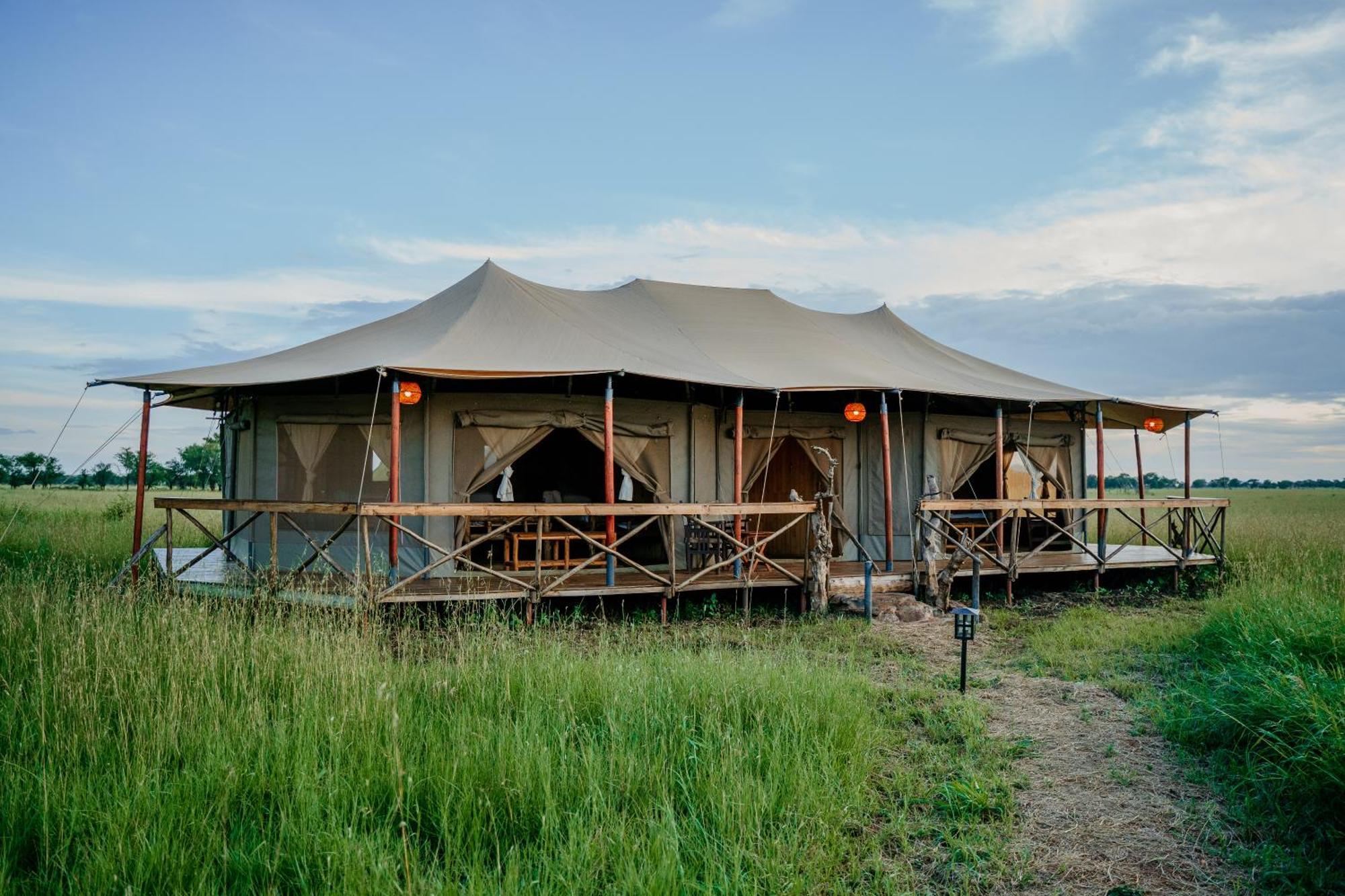 Hotel Zawadi Camp Serengeti-Savanne Exterior foto