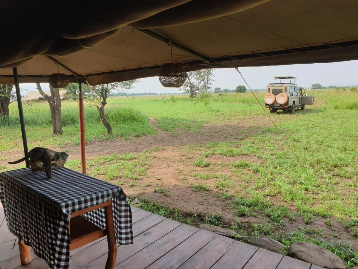 Hotel Zawadi Camp Serengeti-Savanne Exterior foto